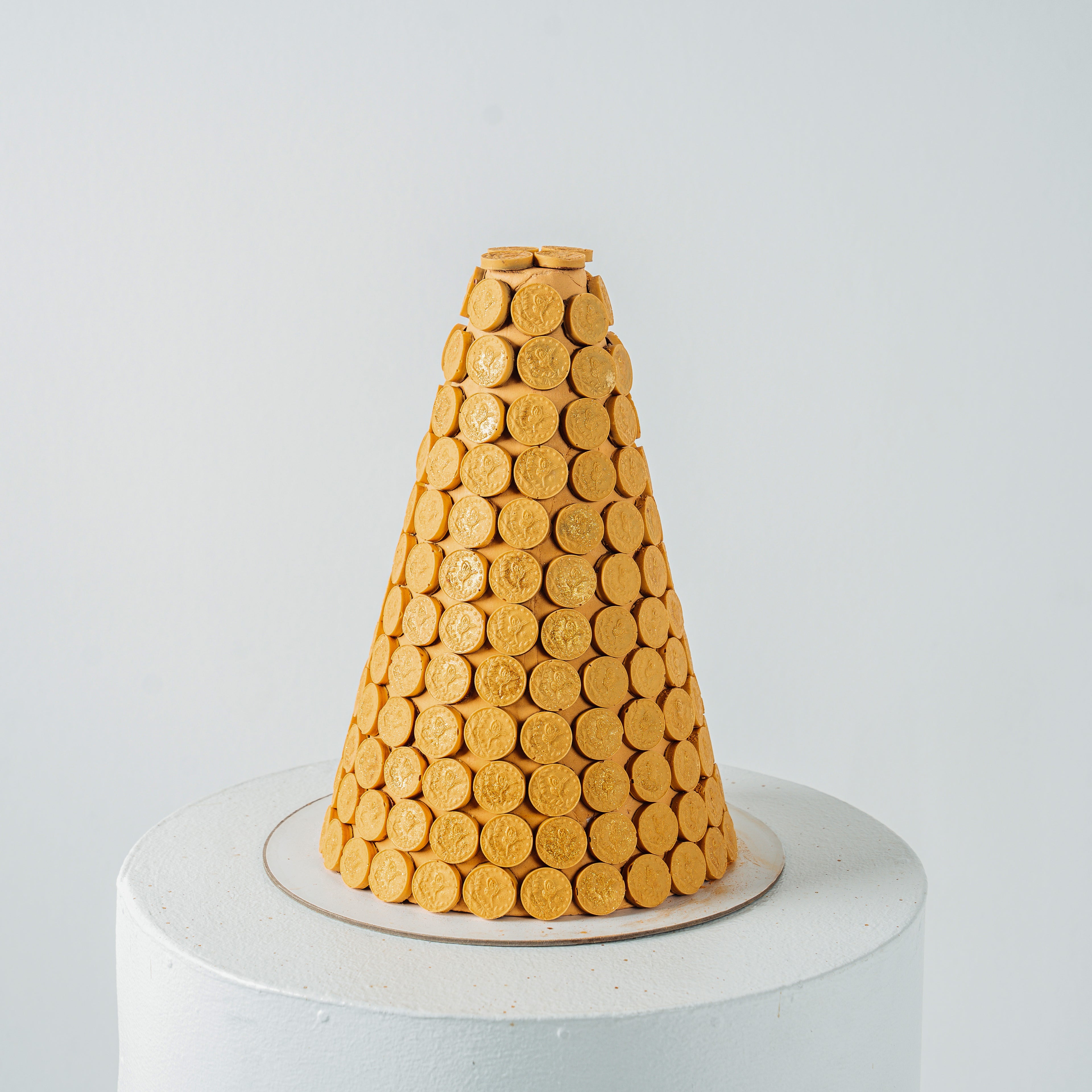 هرم الليرات 200 حبة - Harm Al-Lirat 200 Pieces